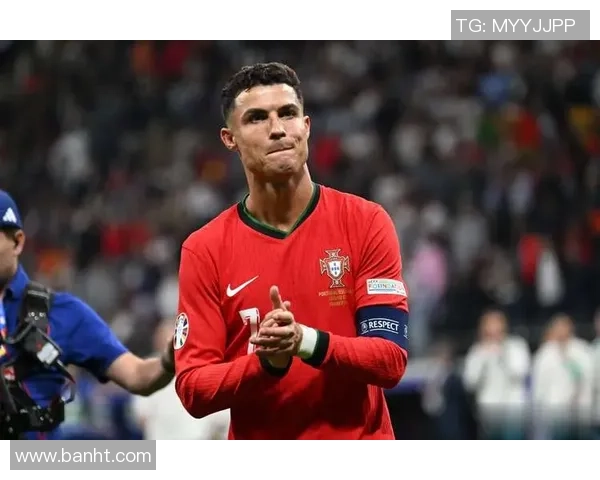 30多岁足球明星的职业生涯回顾与未来展望